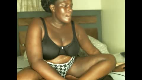 Snapshot of kmagie chatting on December 2025 05:52:02 PM kmagie online show from December 2025 05:52:02 PM