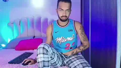 Snapshot of kmichelle1 chatting on November 2025 03:45:02 AM kmichelle1 online show from November 2025 03:45:02 AM