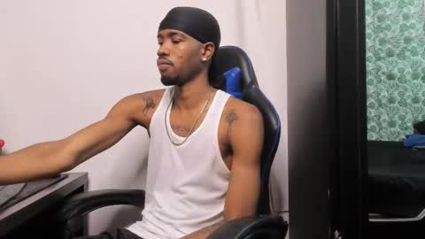 Snapshot of kofi_exotic_ chatting on November 2025 03:00:01 PM kofi online show from November 2025 03:00:01 PM