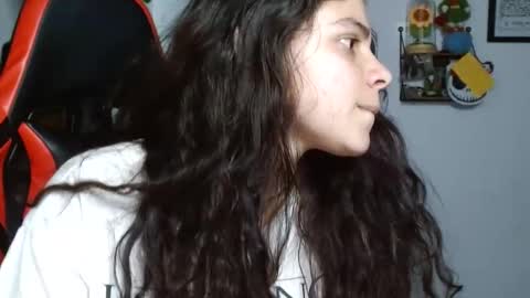 Karoll online show from December 2024 04:00:01 AM