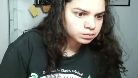 Karoll online show from October 2025 01:58:02 AM