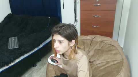 kratos_and_afrodita online show from October 2025 02:22:02 AM