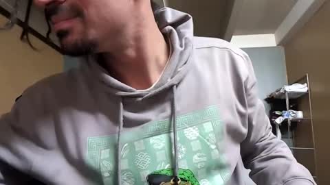 Snapshot of krelper chatting on November 2025 04:04:01 AM REDACT online show from November 2025 04:04:01 AM