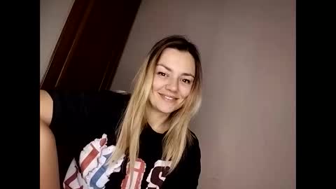 Snapshot of krisssexi chatting on November 2025 06:59:02 PM KrissSexi online show from November 2025 06:59:02 PM