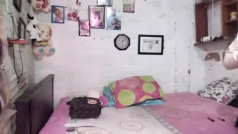 Snapshot of krisstal703358 chatting on September 2025 08:05:01 AM krisstal703358 online show from September 2025 08:05:01 AM