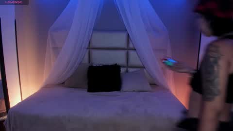 Snapshot of kristen_kassi chatting on September 2025 12:43:02 PM Kristen online show from September 2025 12:43:02 PM