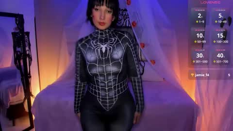 Snapshot of kristen_kassi chatting on October 2025 06:54:01 PM Kristen online show from October 2025 06:54:01 PM