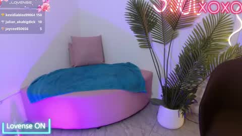 kristen_tay online show from March 2025 06:27:01 AM