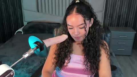 Kristen Bread online show from October 2025 07:45:01 PM