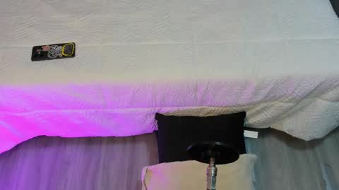 Kristen Bread online show from October 2025 06:51:01 PM