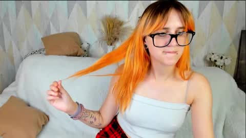 Snapshot of kristi_wizz chatting on September 2025 09:22:02 AM Silva online show from September 2025 09:22:02 AM
