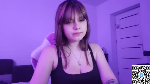 Snapshot of kristibloom chatting on November 2025 06:09:02 PM Christie online show from November 2025 06:09:02 PM