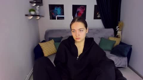 Kristina online show from December 2024 04:22:02 AM