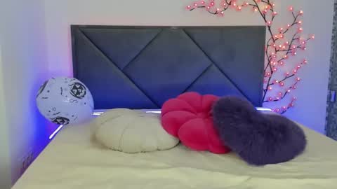 KristiVegas online show from November 2025 02:08:01 PM