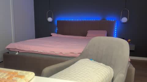 Snapshot of kristy_saint chatting on September 2025 04:17:01 AM Kristi online show from September 2025 04:17:01 AM