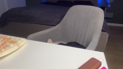 Snapshot of kristy_saint chatting on October 2025 05:22:01 AM Kristi online show from October 2025 05:22:01 AM