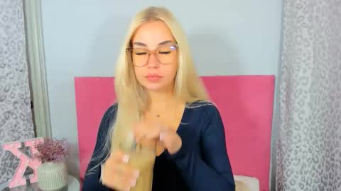 Snapshot of kristyflowers chatting on October 2025 05:10:02 AM KristyFlowers online show from October 2025 05:10:02 AM