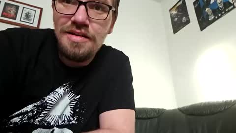 Snapshot of kryptoni18435 chatting on December 2025 01:05:02 PM Tommy online show from December 2025 01:05:02 PM