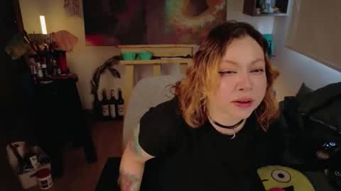 Snapshot of krystalviiolet chatting on November 2025 06:32:01 PM Krystal Violet online show from November 2025 06:32:01 PM