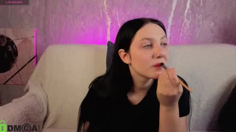 Snapshot of kvetachka chatting on November 2025 02:11:02 AM Kvetachka Thu-Sun 0900am-1500pmGTM2 online show from November 2025 02:11:02 AM