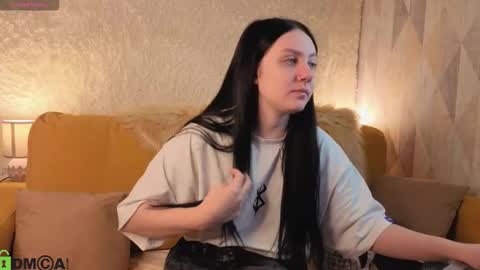 Snapshot of kvetachka chatting on November 2025 02:54:02 AM Kvetachka Thu-Sun 0900am-1500pmGTM2 online show from November 2025 02:54:02 AM