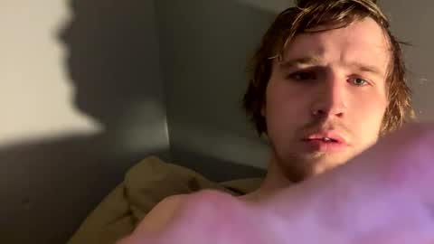 Snapshot of kylelovepussy69 chatting on February 2025 09:31:01 PM kylelovepussy69 online show from February 2025 09:31:01 PM