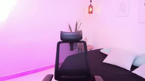 kyle online show from October 2025 04:12:01 AM