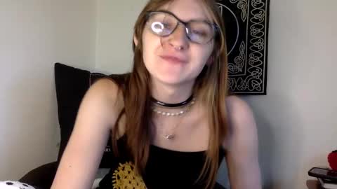 Kylianna online show from September 2025 06:55:01 PM