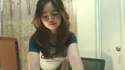 its me KYLIE online show from October 2025 05:57:02 PM