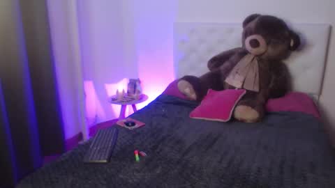 Sara online show from September 2025 01:40:02 AM