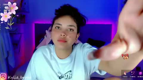 Snapshot of kylie_hottt_ chatting on January 2025 03:29:02 AM k ylie online show from January 2025 03:29:02 AM