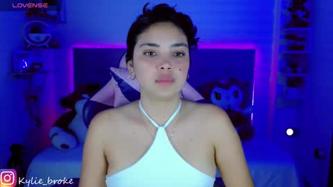 Snapshot of kylie_hottt_ chatting on February 2025 09:10:01 PM k ylie online show from February 2025 09:10:01 PM