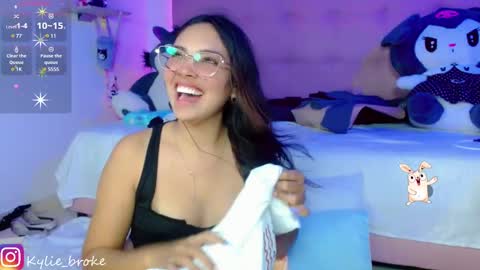 Snapshot of kylie_hottt_ chatting on February 2025 12:11:01 AM k ylie online show from February 2025 12:11:01 AM