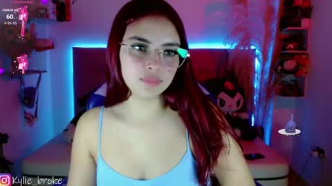 Snapshot of kylie_hottt_ chatting on September 2025 09:40:02 PM k ylie online show from September 2025 09:40:02 PM