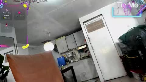 Snapshot of kylie_iyutera chatting on September 2025 02:04:01 AM kylie online show from September 2025 02:04:01 AM