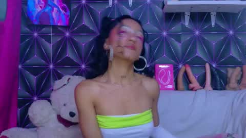  KYLIE online show from October 2025 05:42:02 AM