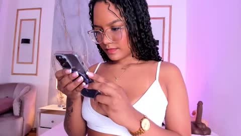 Kylie  online show from September 2025 07:19:02 PM