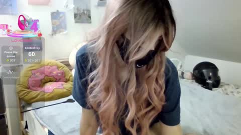 Snapshot of kyrawildofficial chatting on September 2025 10:34:01 PM Kyra Wild online show from September 2025 10:34:01 PM