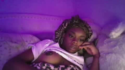 Snapshot of l11byy chatting on October 2025 03:40:02 AM Preshh online show from October 2025 03:40:02 AM
