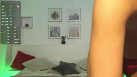 Viktoria White  online show from October 2025 02:18:02 PM