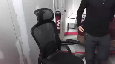 l1v1nth3dr3am online show from October 2025 04:12:01 AM