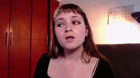 Snapshot of la_femme_fatale_ chatting on November 2025 09:13:02 PM Hanna FREE ONLYFANS online show from November 2025 09:13:02 PM