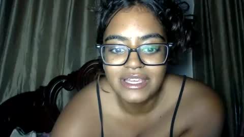 la_negra_domi22 online show from September 2025 07:24:02 PM