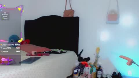 AriSaray online show from October 2025 07:03:01 PM