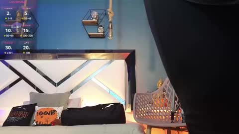 Cris  online show from October 2025 10:59:02 AM