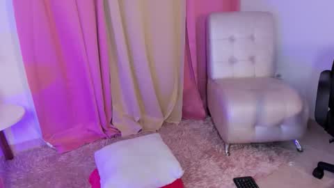 Snapshot of laana_foxx chatting on November 2025 06:46:01 AM lana foxx Model independient online show from November 2025 06:46:01 AM