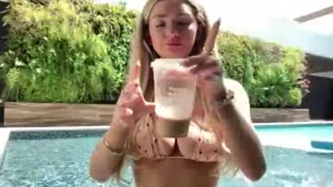 Lacey Thomas online show from October 2025 04:39:02 PM