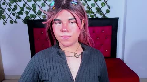 Snapshot of lady_evelynn_ chatting on October 2025 09:46:01 PM Evelynn online show from October 2025 09:46:01 PM