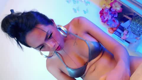 Stella online show from December 2024 01:07:02 AM