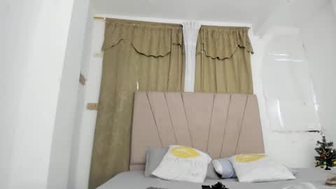 Snapshot of lady_miss___ chatting on December 2025 12:25:02 PM lady_miss___ online show from December 2025 12:25:02 PM